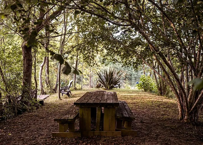 Du Puy Charrier, Proche Puy Dufou, Classe 3 Etoiles, Plan D'eau Prive Menomblet