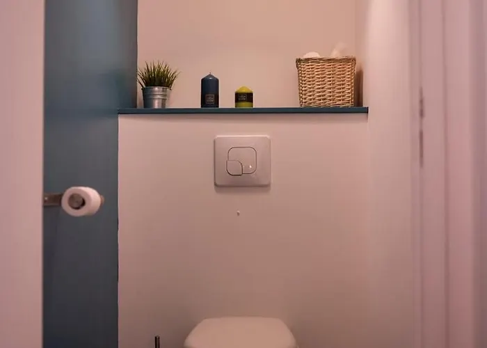 Du Puy Charrier, Proche Puy Dufou, Classe 3 Etoiles, Plan D'eau Prive *